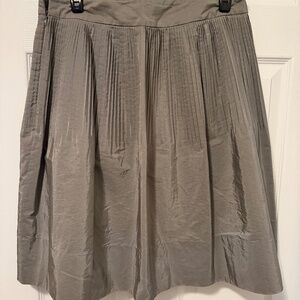 Banana Republic Pleated A-Line Skirt | Silver | Size 8
